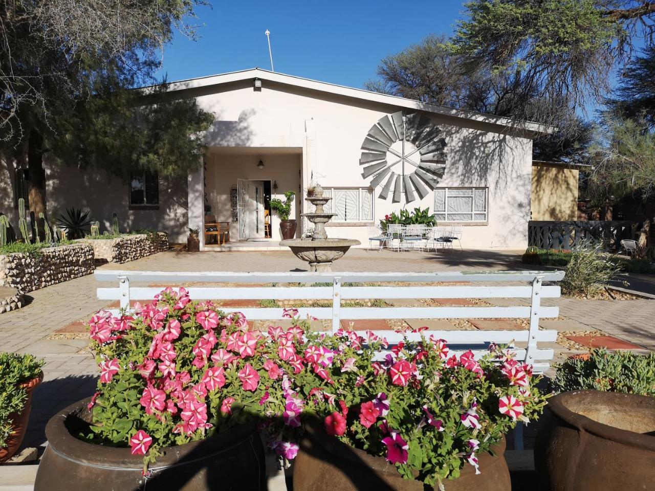 Terra Rouge Guestfarm & Sonstraal Farmhouse Koes Экстерьер фото